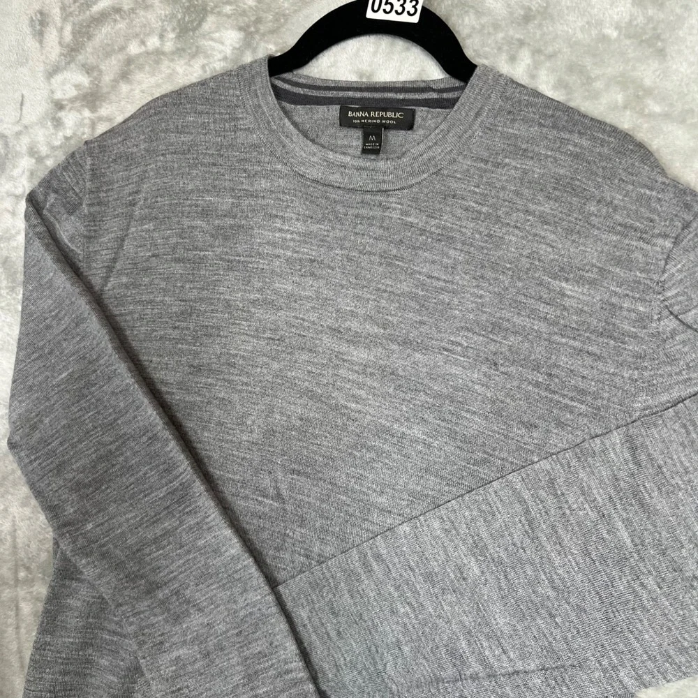 Banana Republic Merino Wool Crew Neck Sweater‎ Men's Size M Gray Preppy  Grandpa
